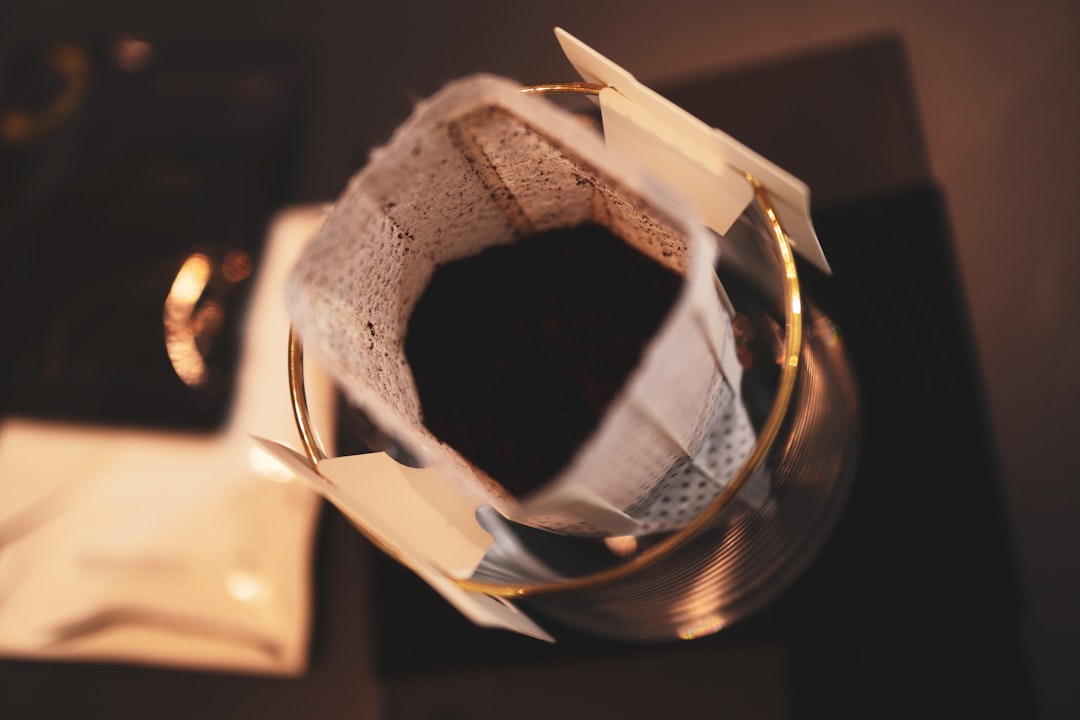 ネルドリップコーヒーの始め方｜初心者向けおすすめ器具と淹れ方
